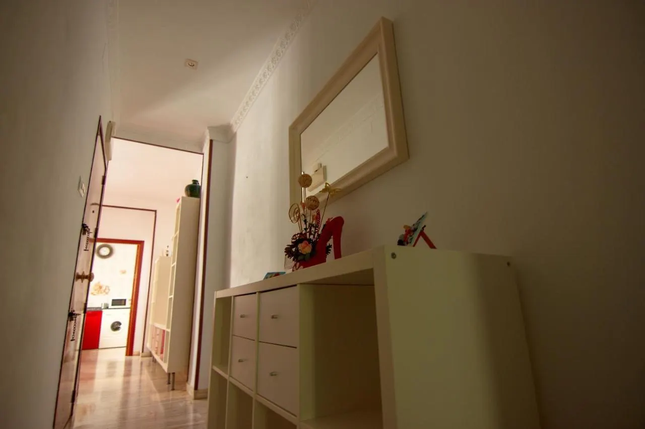Rentalsevilla Centrico Apartamento Junto Al Guadalquivir Con Parking Coche Mediano